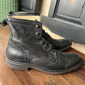 UGG Selwood Black Leather Lace-up Boots